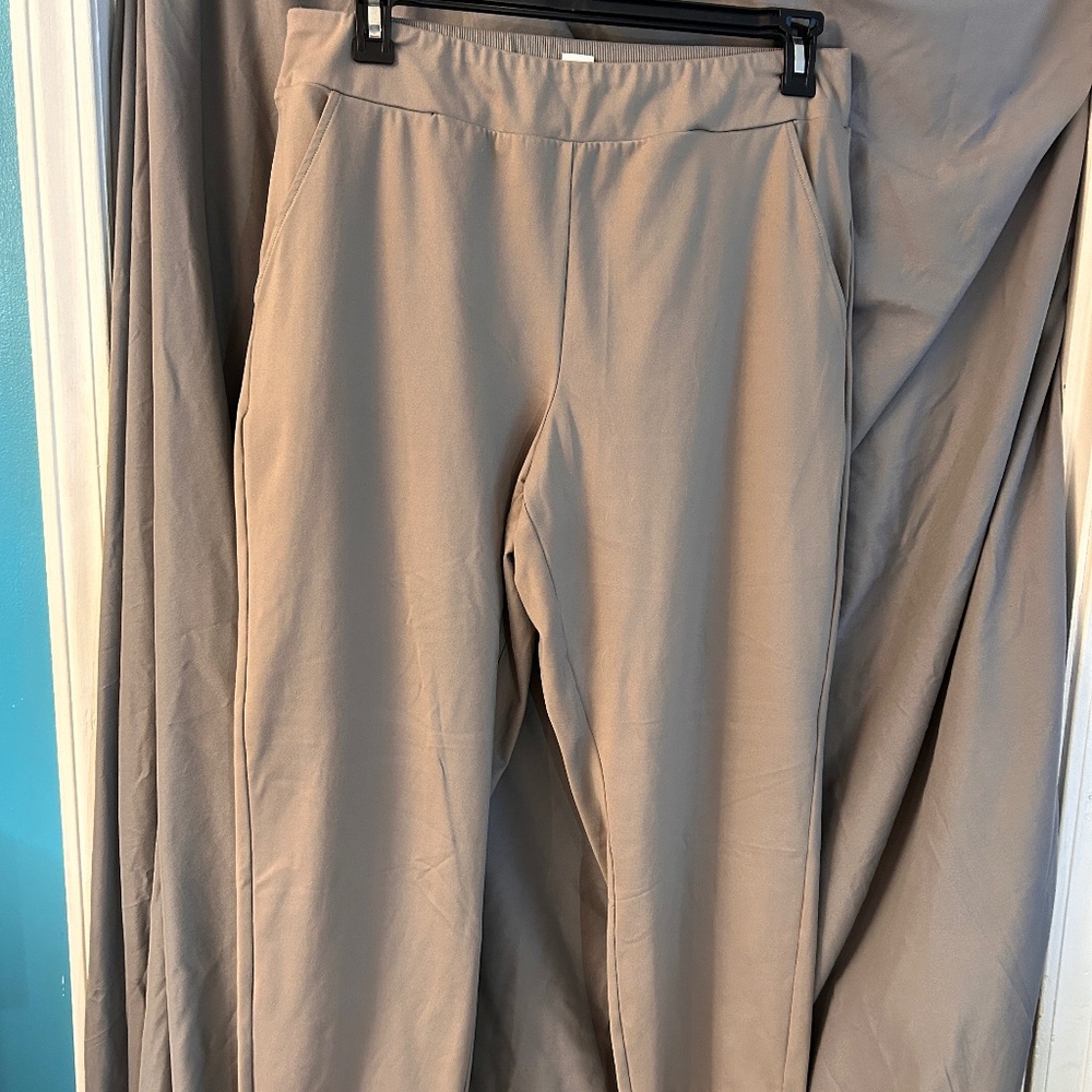 Rachel Zoe Taupe Cropped Pants